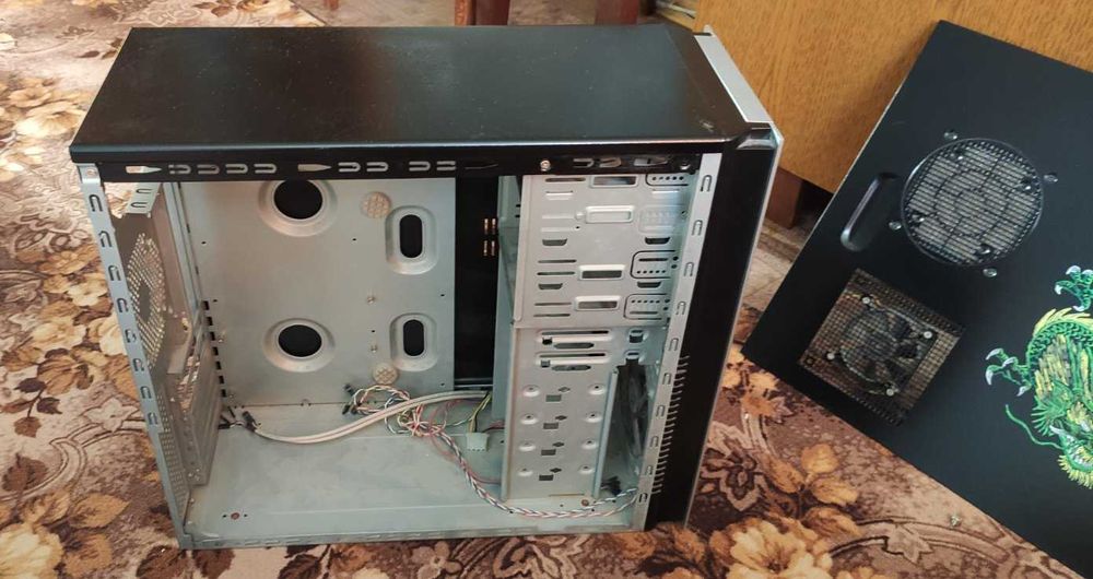 корпус FRONTIER Gladiator ATX