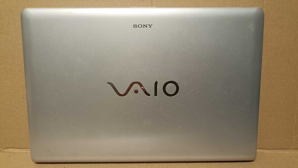 Laptop : SONY PCG-71211M i3 4GB 500HDD