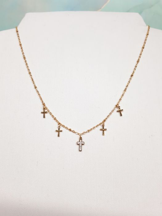 Colar novo em aço inoxidável com 5 crucifixos