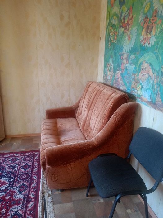 Продам двокімнатну гостинку в місті Слобожанське