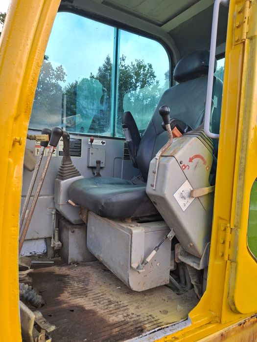 Sprzedam koparkę gąsienicową YUCHAI