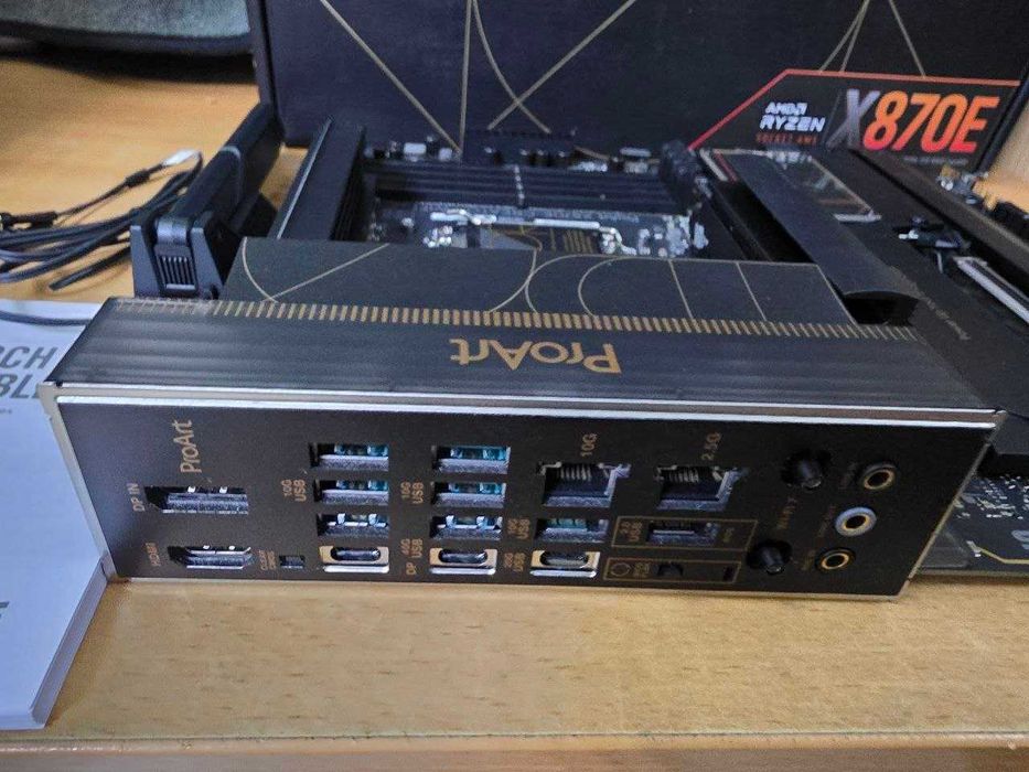 Материнська плата Asus ProArt X870E-Creator WiFi