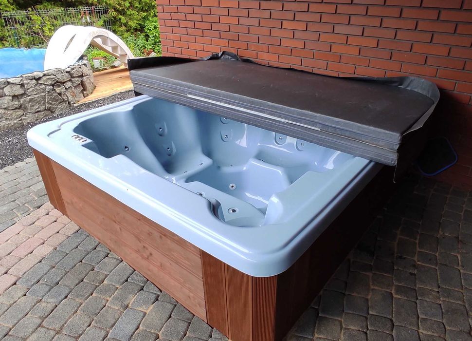 Jacuzzi całoroczne 6 os basen balia masaż pokrywa LED sauna transport