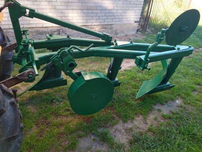 Pług 3 skibowy Unia Grudziądz. Kultywator Unia Grudziądz 1.8 m z wałem.