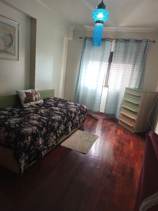 Alugo quarto São Marcos