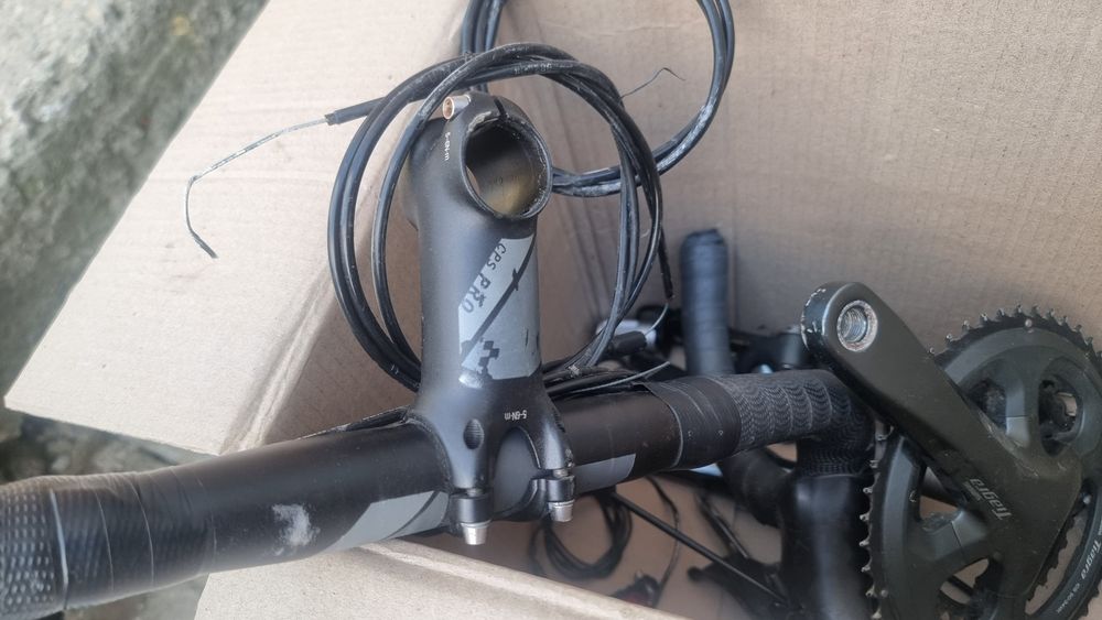 Група Shimano Tiagra. Знято з велосипеду  cube Nuroad Pro