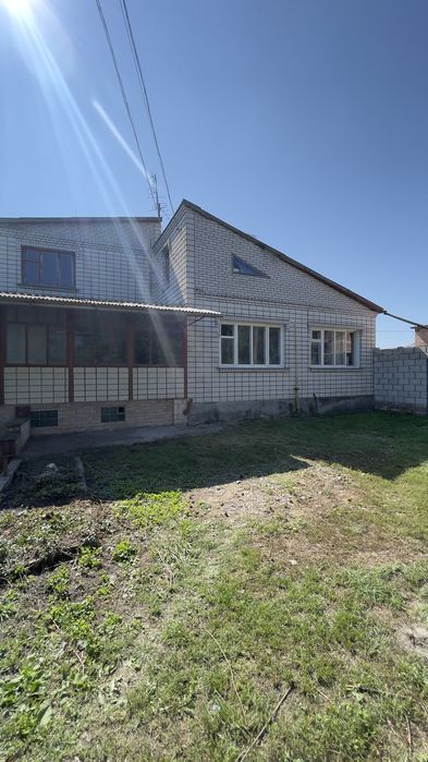 Продається будинок в центрі с.Бродецьке