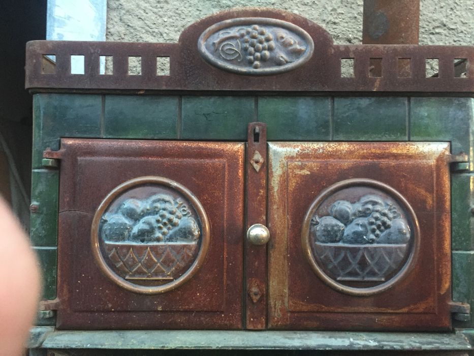 Piecyk żeliwny z piekarnikiem, antyk.