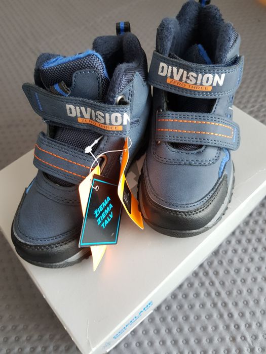 Nowe buty chłopięce 28 Victory