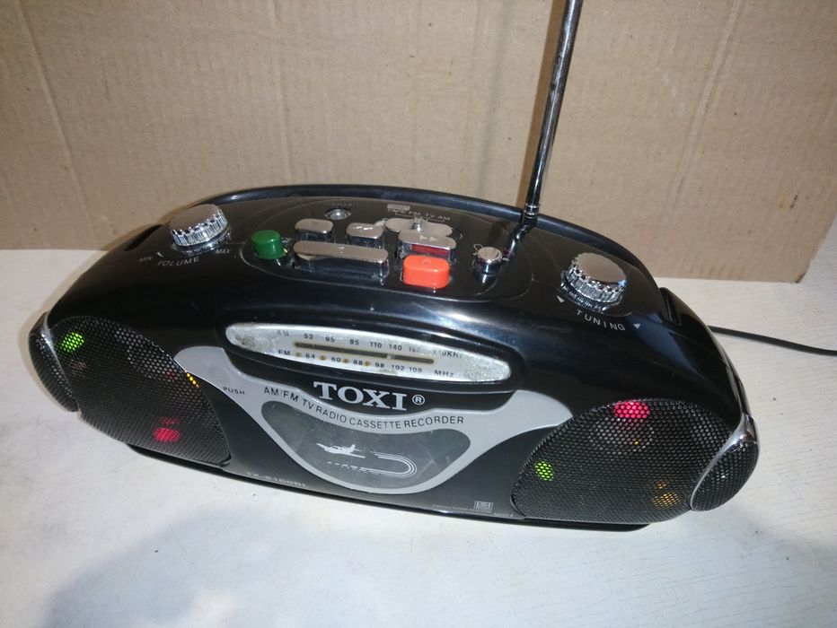 Радио магнитола,  сувенирное.  из 90х Китай.  С цветомузыкой.