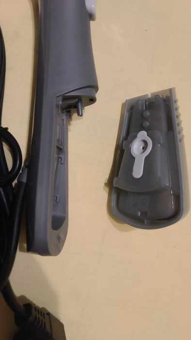 Відпарювач ELECTROLUX 1200 Вт 3 м шнур 100 мл 20 г/хв (краще праски)