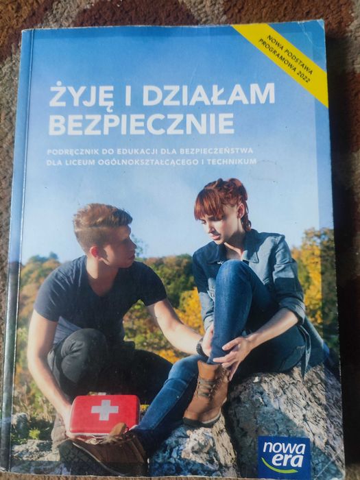 Sprzedam książki do 1 klasy szkoły średniej