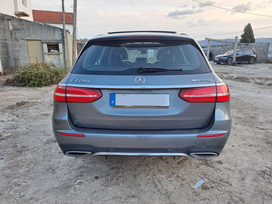 Mercedes-Benz E220d AMG