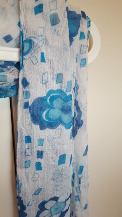 Echarpes várias com padrões