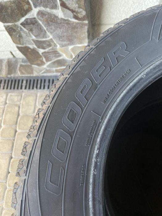 Резина R17 215/65 зима.