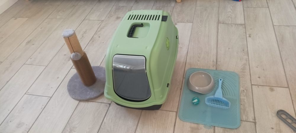 Kit Completo para Gato: Caixa de Areia Fechada + Arranhador + Acessórios (Excelente Estado)
