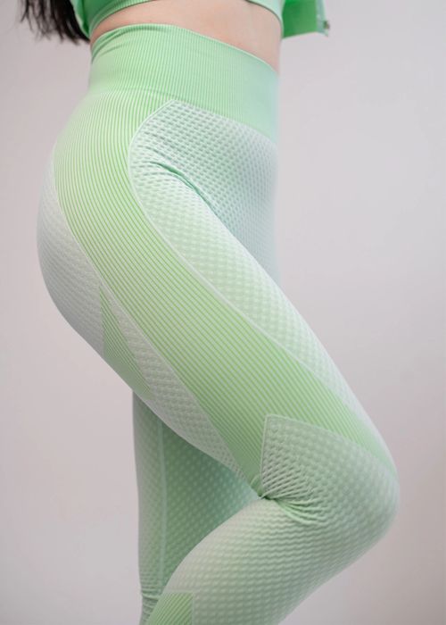 Яскраві легінси для заняття спортом, розмір М, стан ідеальний