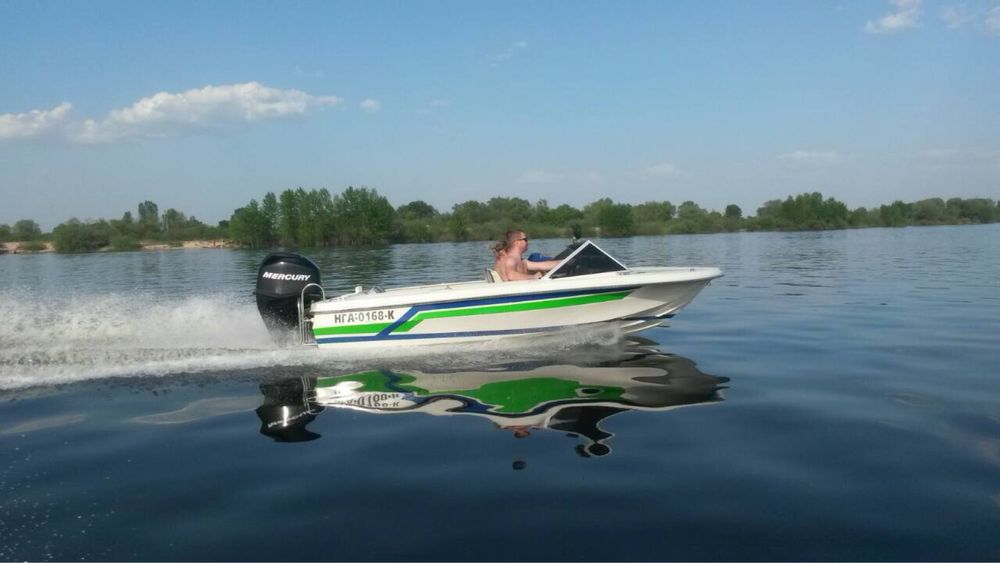 Човен Американський  Malibu