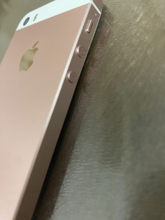 Iphone SE рожевий