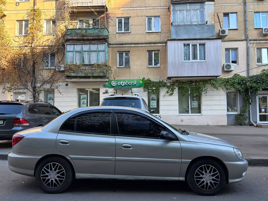Продаж KIA RIO 2002