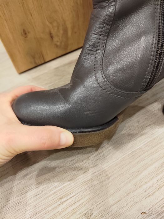 Szare piękne skórzane kozaki Unisa, rozmiar 35