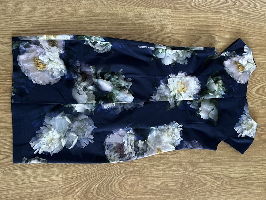 Francesca Antonucci Sukienka etui r. 38/40
