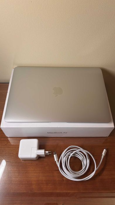 MacBook Air 13” M1 8GB 256GB | Teclado Layout Alemão