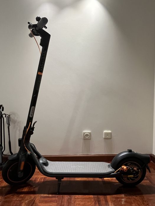 Ninebot F40 | Excelente Estado | 1053,1 km | Caixa + Fatura |