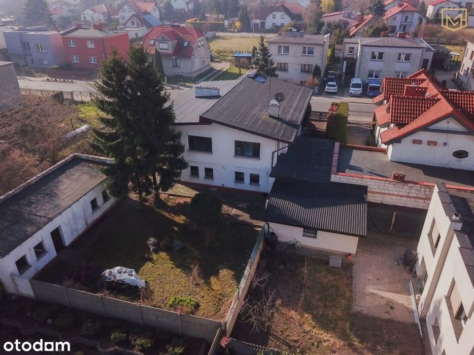 Dom blisko centrum | 163 m² | 2 wjazdy | 2 garaże