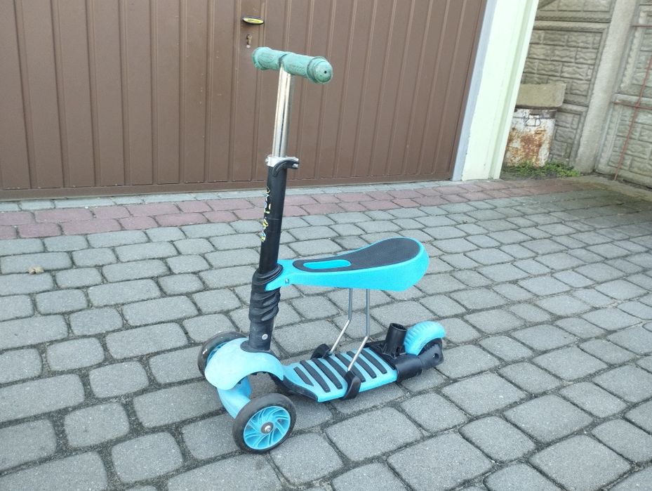 Sprzedam hulajnoge.