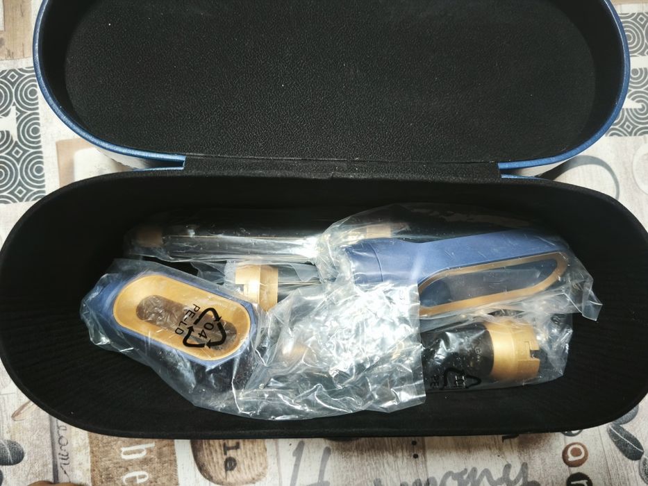 Mala de transporte e 5 adaptadores novos para secador