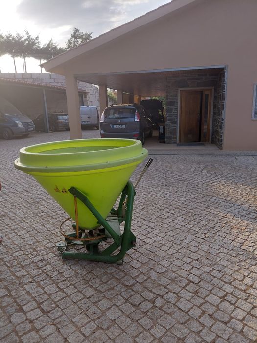 Distribuidor de adubo
