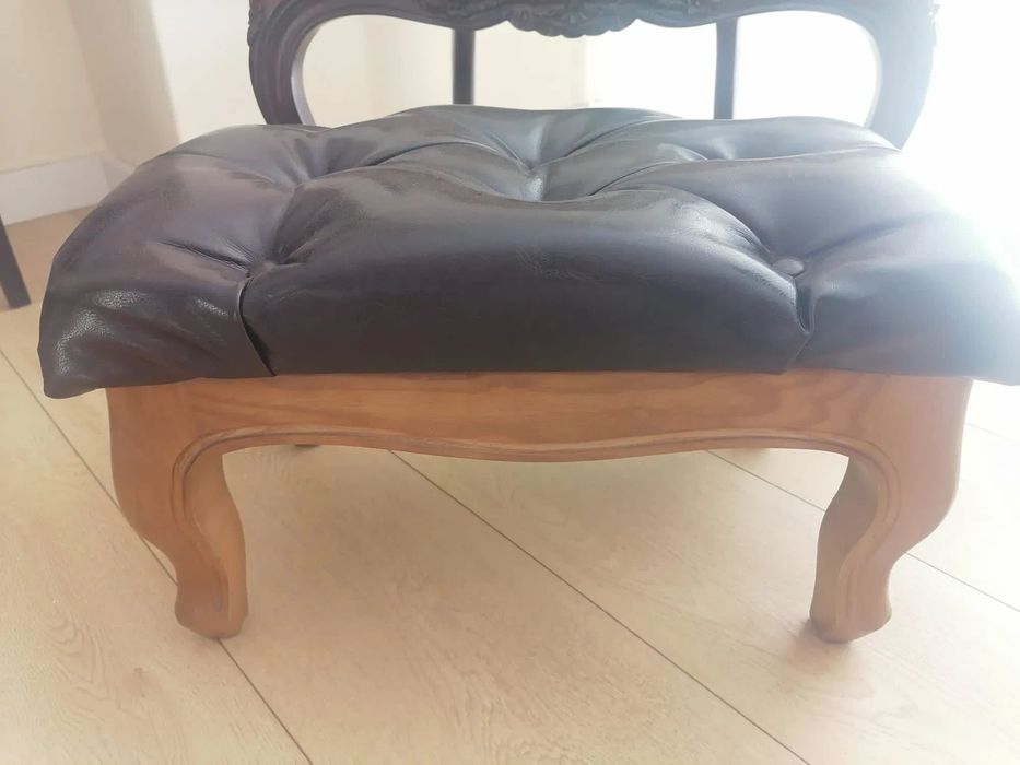 2 cadeiras mais 1 pisa-pés autor