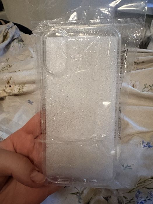 Etui brokatowe na iphone 17