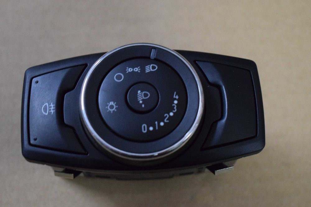 Włącznik świateł przełącznik Ford Focus mk3