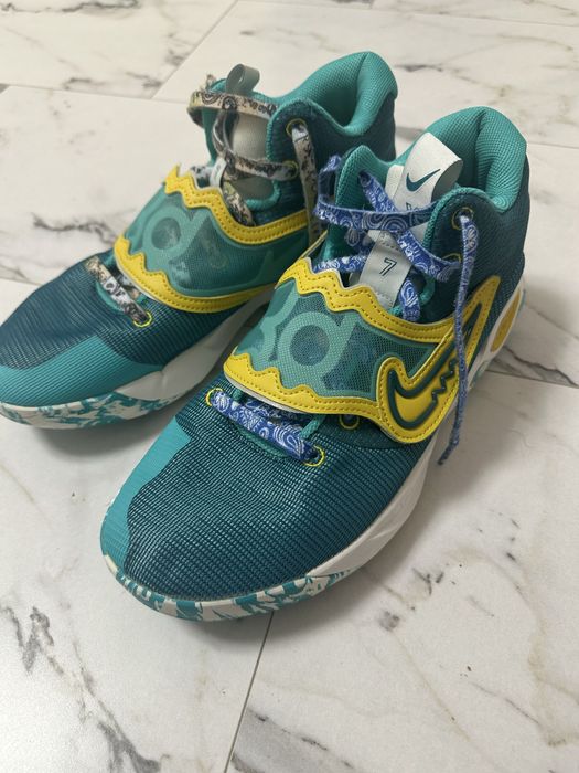 Nike Kd trey x5.