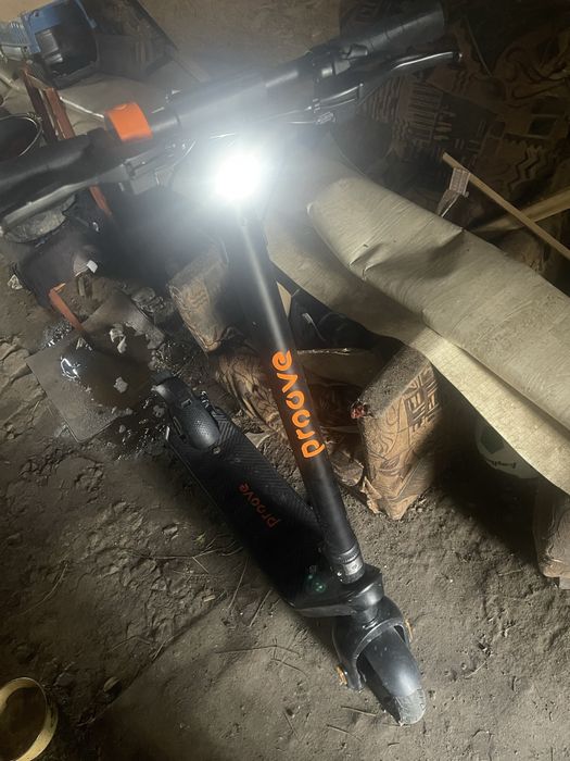 Самокат PROOVE pro max в хорошем состоянии