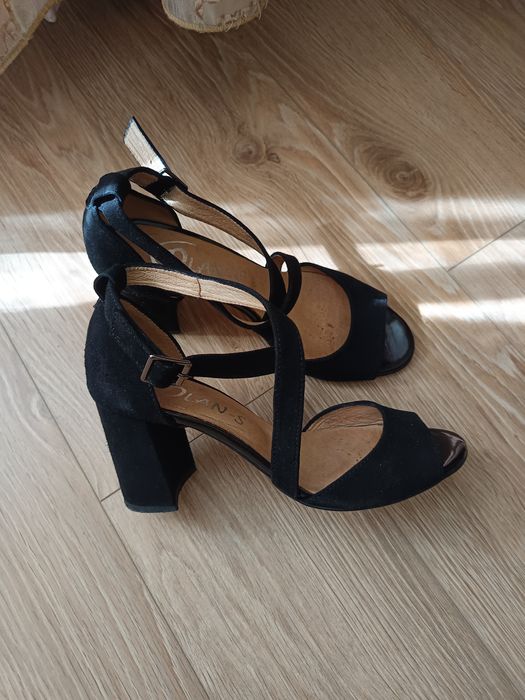 Продам жіночі босоніжки