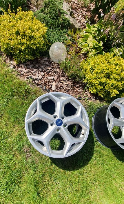 oryginalne felgi aluminiowe Ford Focus ST 18"  5x108 8J ET55