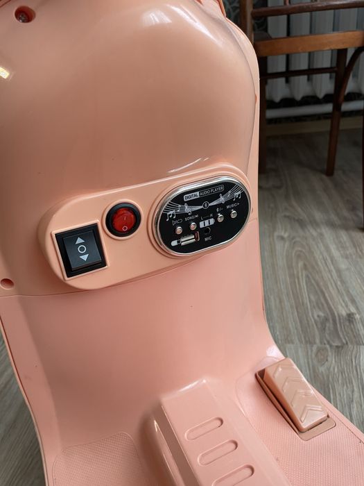 Продам дитячий електроскутер