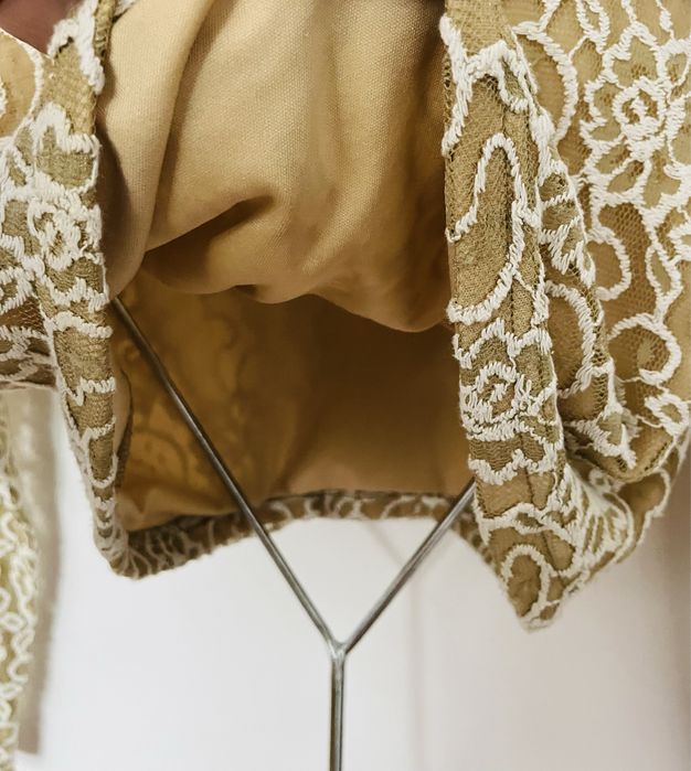 Blusa lindissima como nova toda bordada
