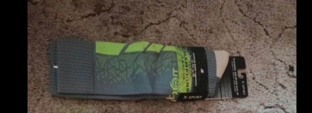 11 par skarpet piłkarskich