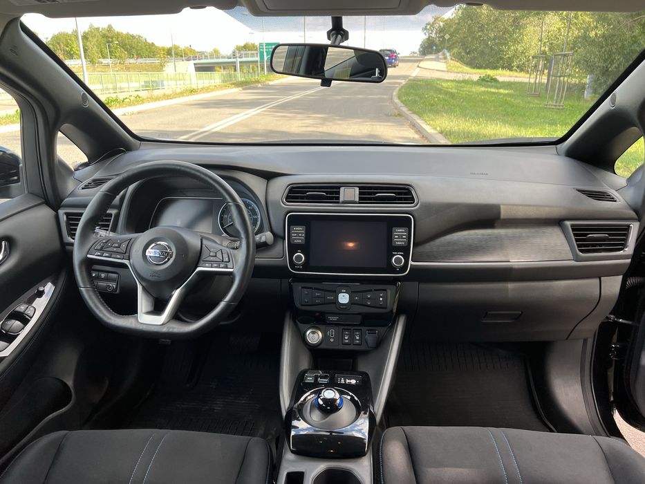 Nissan leaf 62 kwh 30 000 tys km