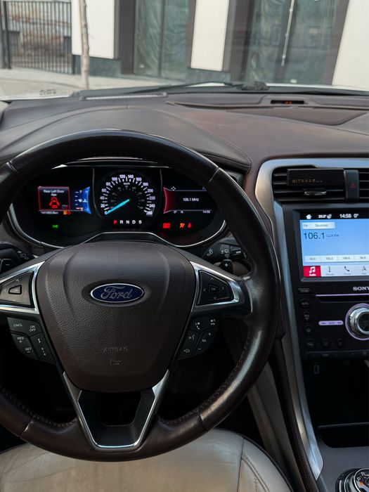 Продаж Ford Fusion 2.0 2017 AWD Platinum