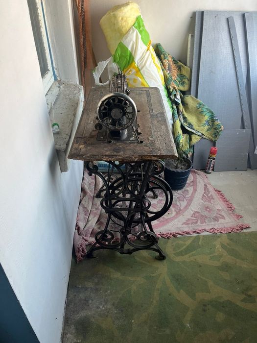 Продам раритетну швейну машинку (с. Перекопівка)