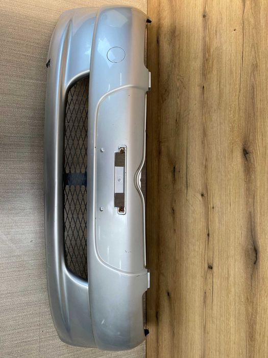 Zderzak przedni toyota yaris I kolor 199