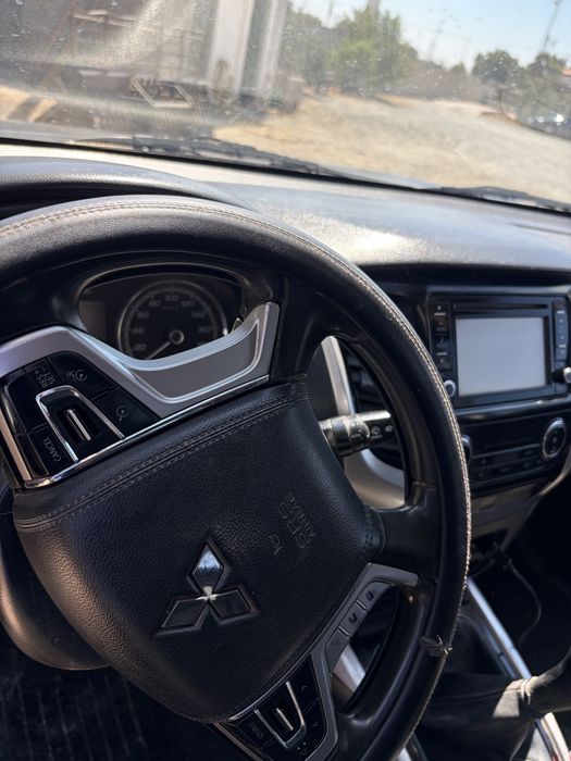 Pick-up Mitsubishi l200 2.5 2019 — photo 4