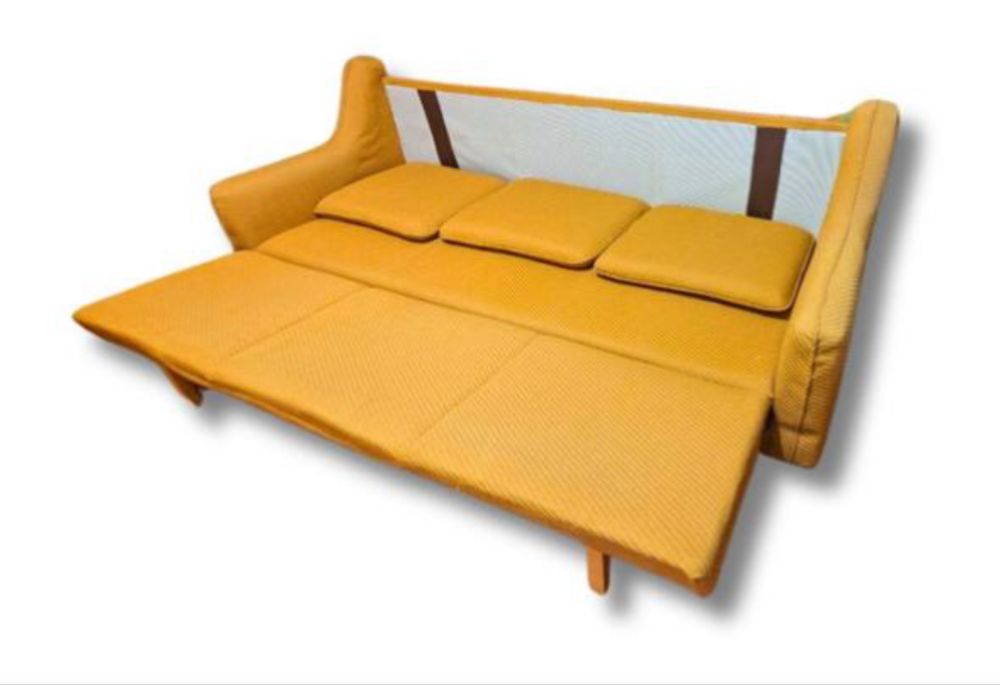 Диван с подушками, торг