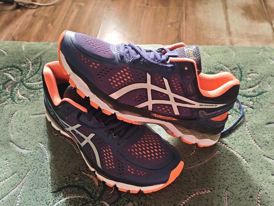 Кроссовки Asics Gel (оригинал) фирменные размер-42,5 стелька- 27,5см