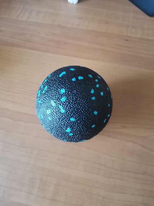 Масажний м'яч рол МФР голчастий арахіс масажер для спини ніг шиї.